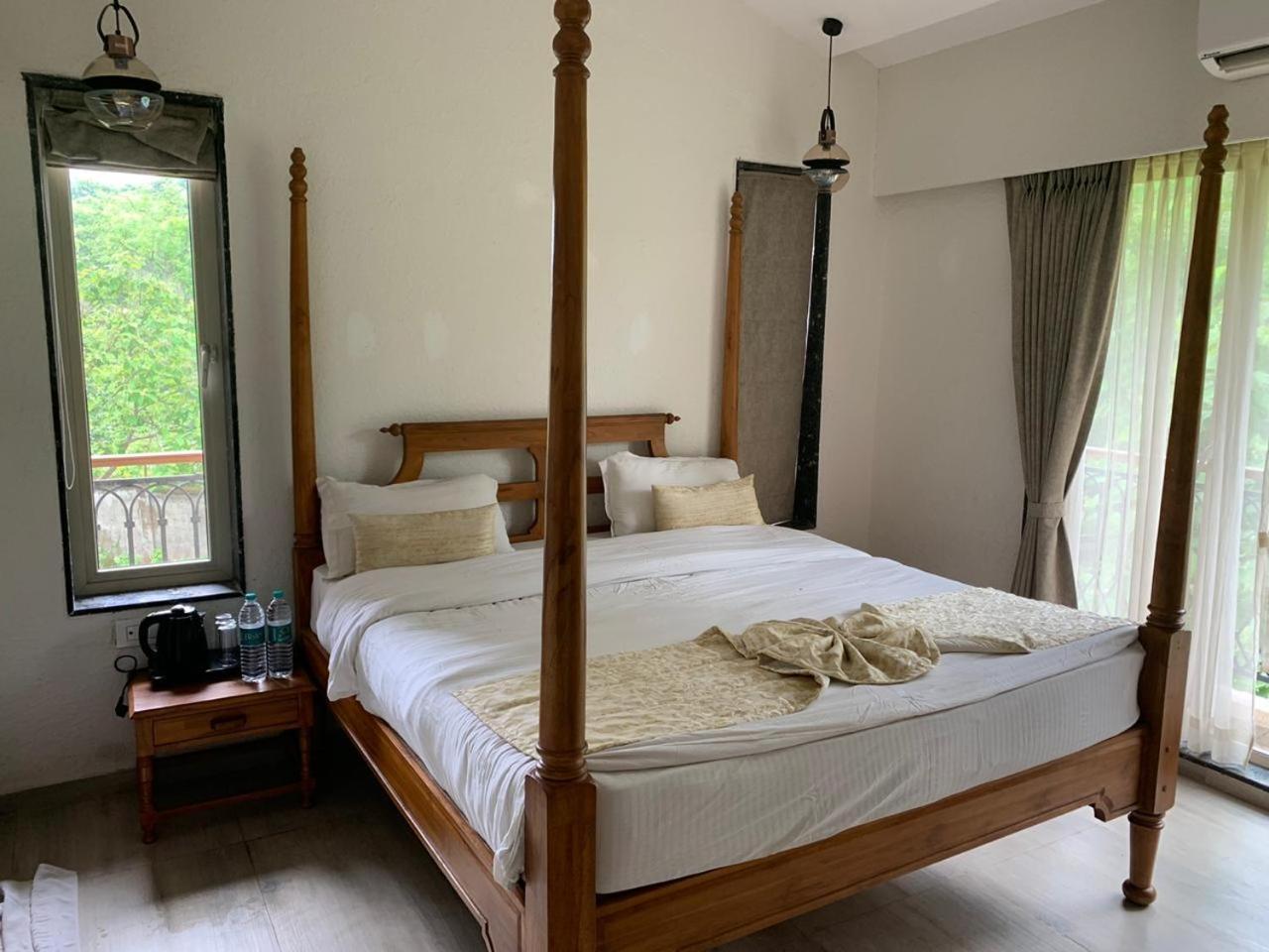 Wood Stock Acres Villa Resort Thane Buitenkant foto